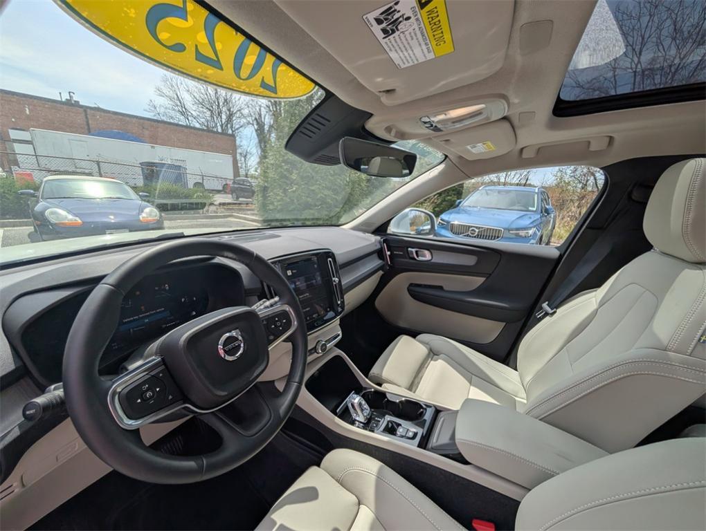 new 2025 Volvo XC40 car, priced at $49,115