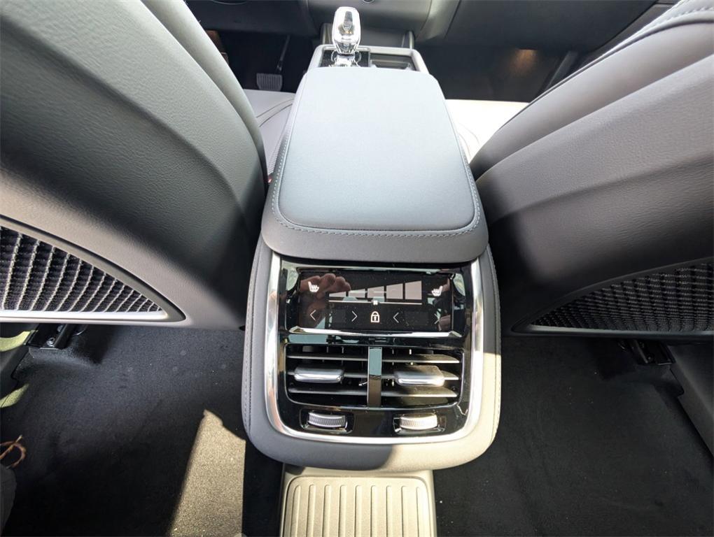 new 2025 Volvo XC90 Plug-In Hybrid car, priced at $76,805