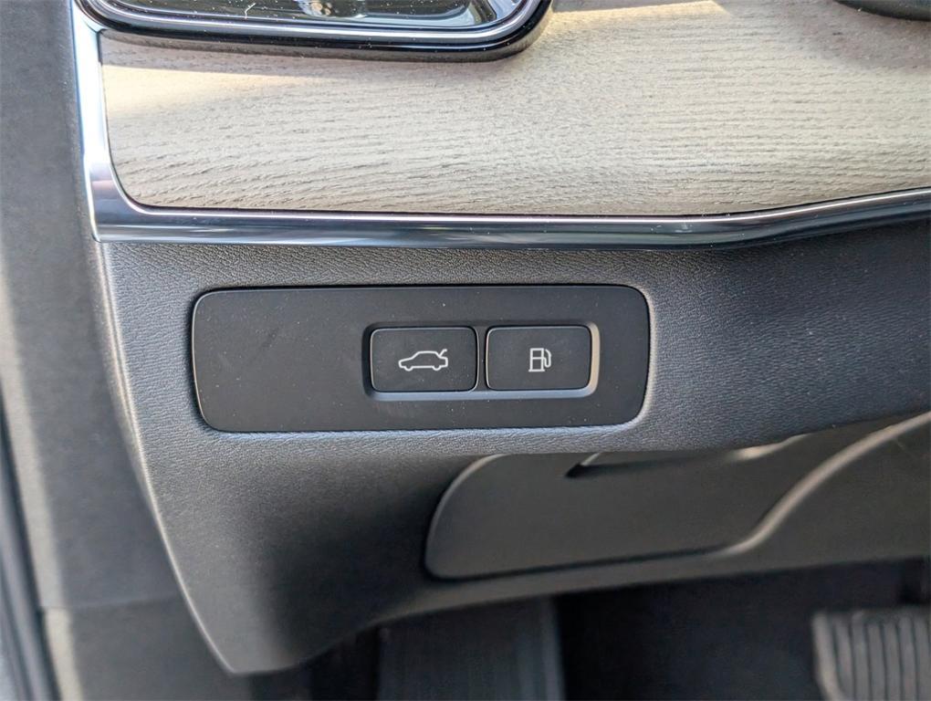 new 2025 Volvo XC90 Plug-In Hybrid car, priced at $76,805