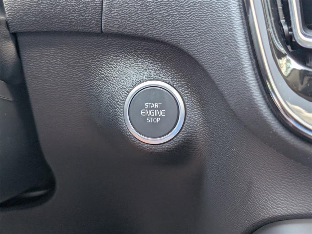 new 2026 Volvo XC40 car