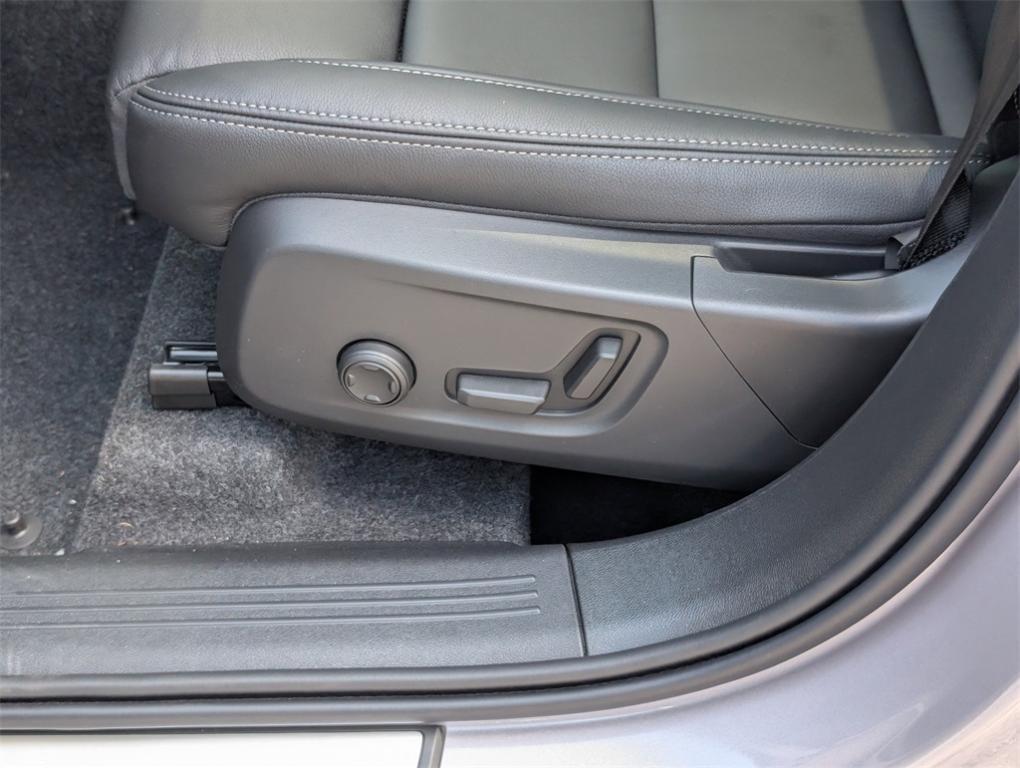 new 2026 Volvo XC40 car