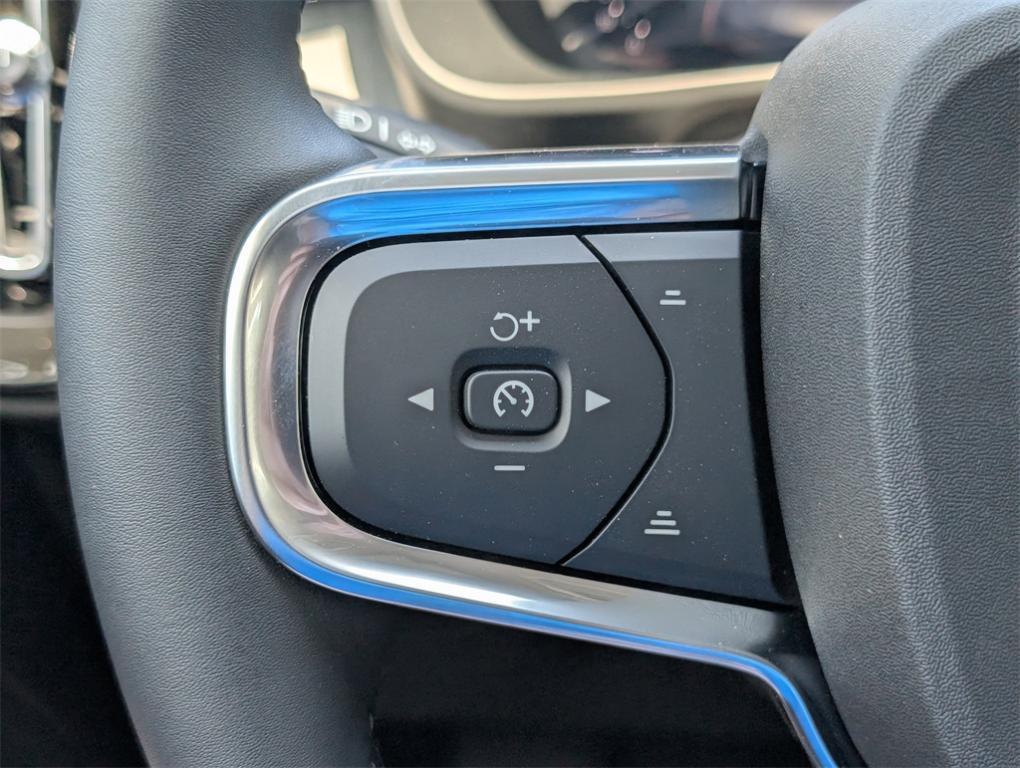 new 2026 Volvo XC40 car