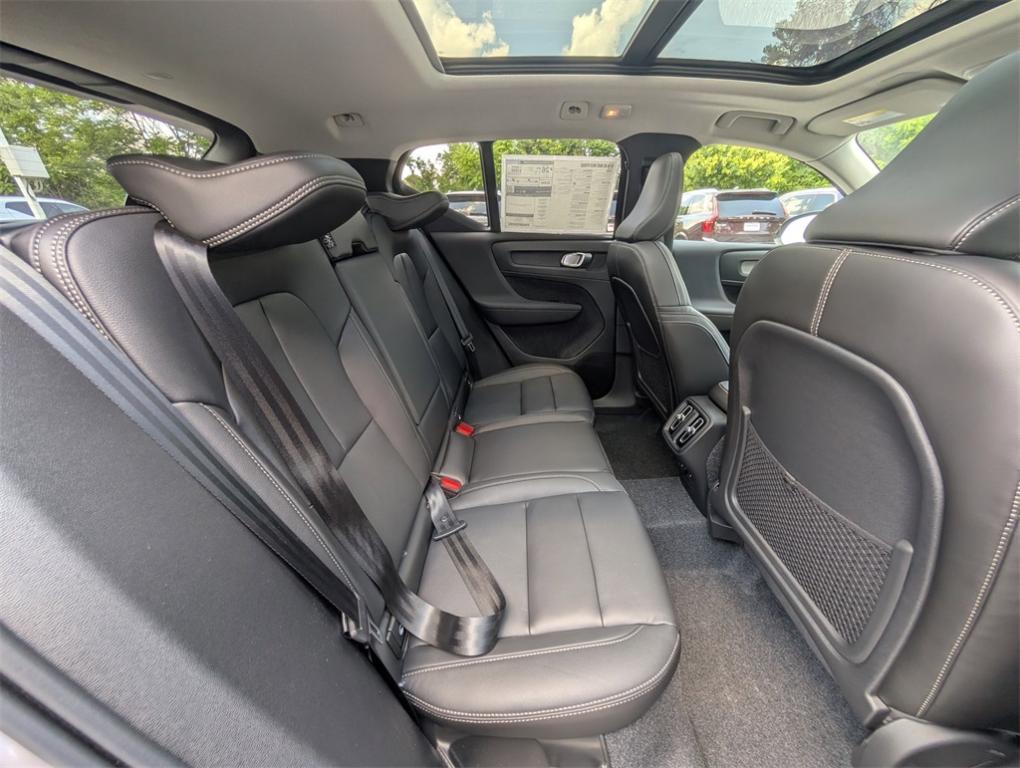 new 2026 Volvo XC40 car