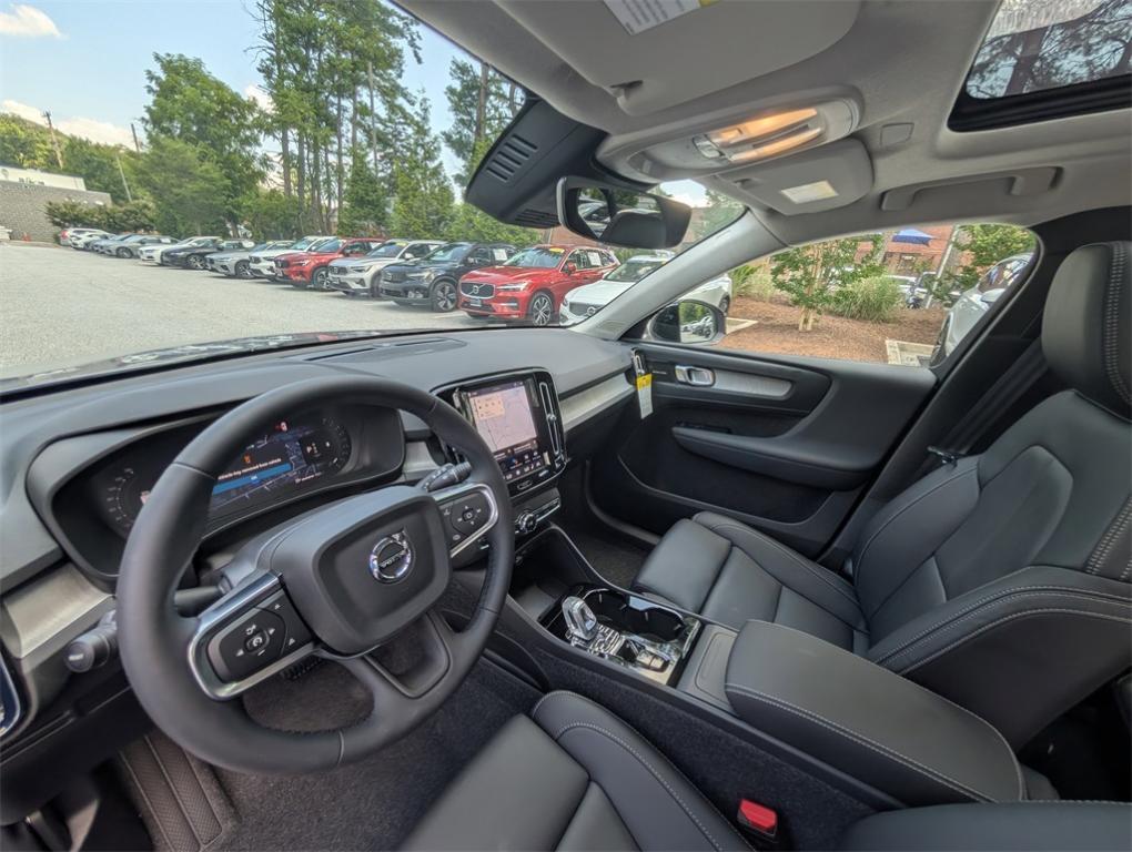 new 2026 Volvo XC40 car