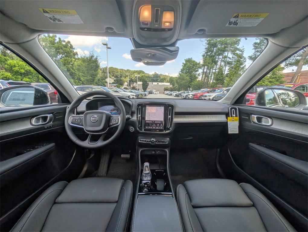 new 2026 Volvo XC40 car