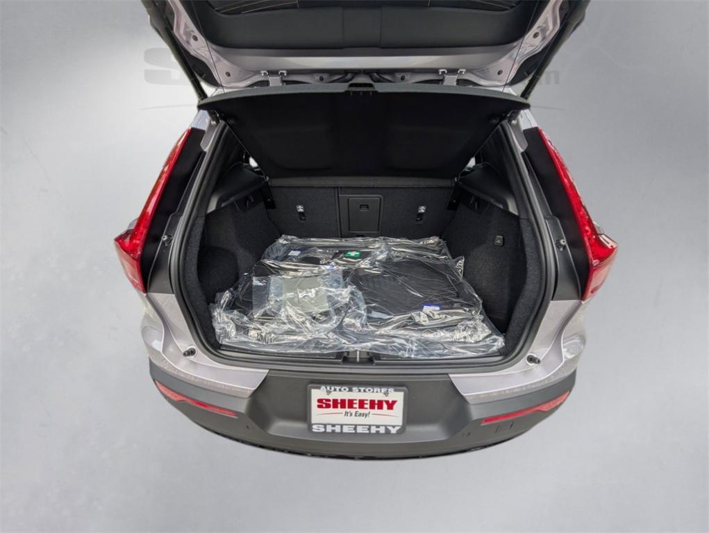 new 2026 Volvo XC40 car