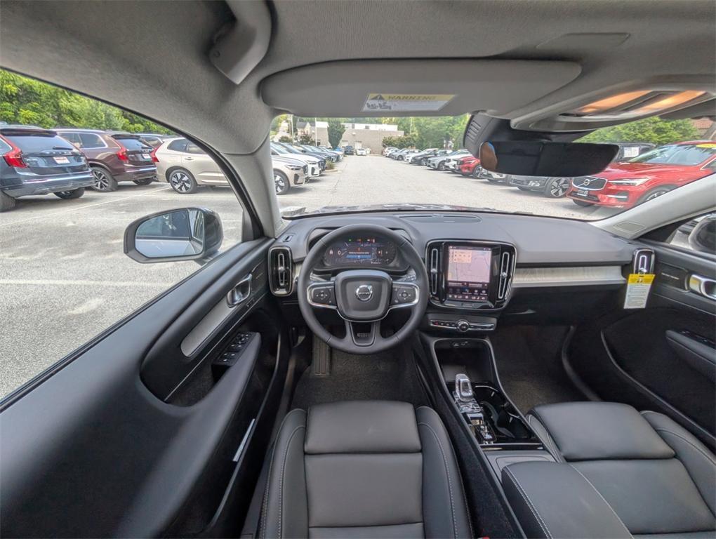 new 2026 Volvo XC40 car