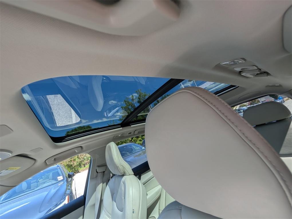 used 2023 Volvo XC60 car, priced at $36,970
