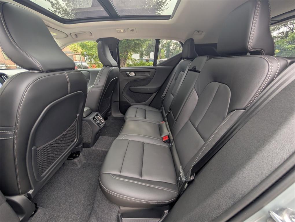 new 2025 Volvo XC40 car, priced at $35,035