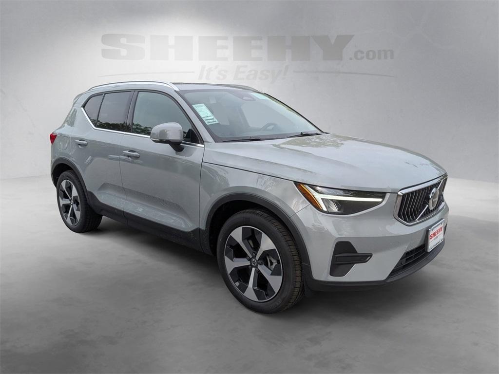 new 2025 Volvo XC40 car, priced at $35,035