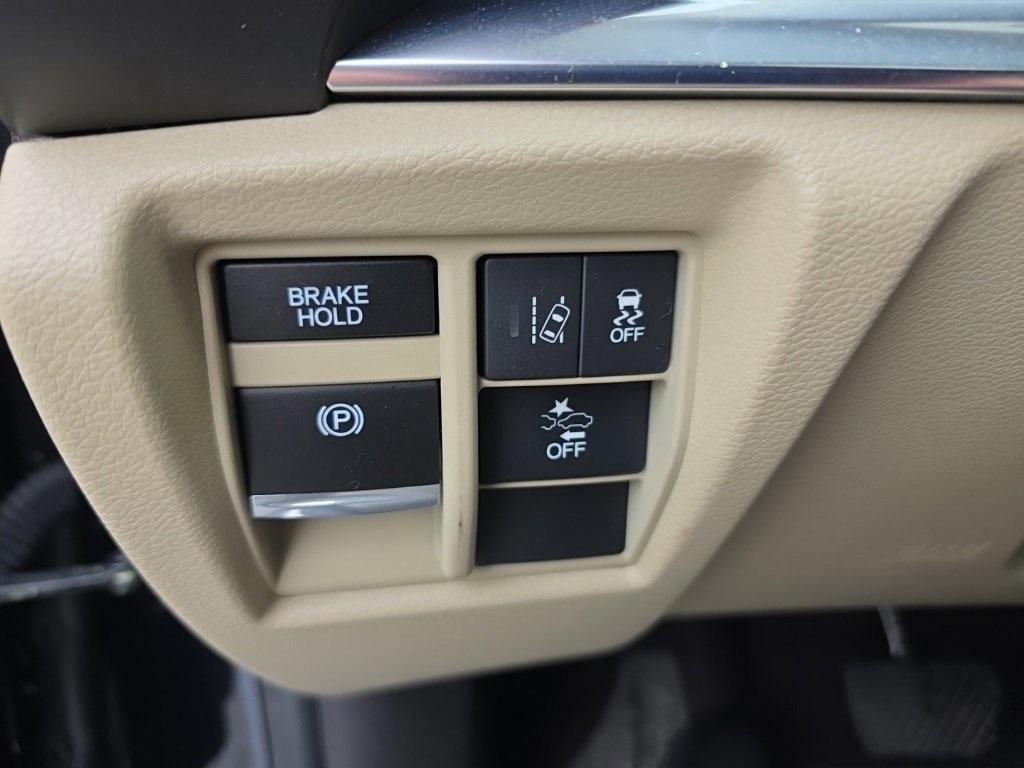 used 2020 Acura MDX car, priced at $31,370