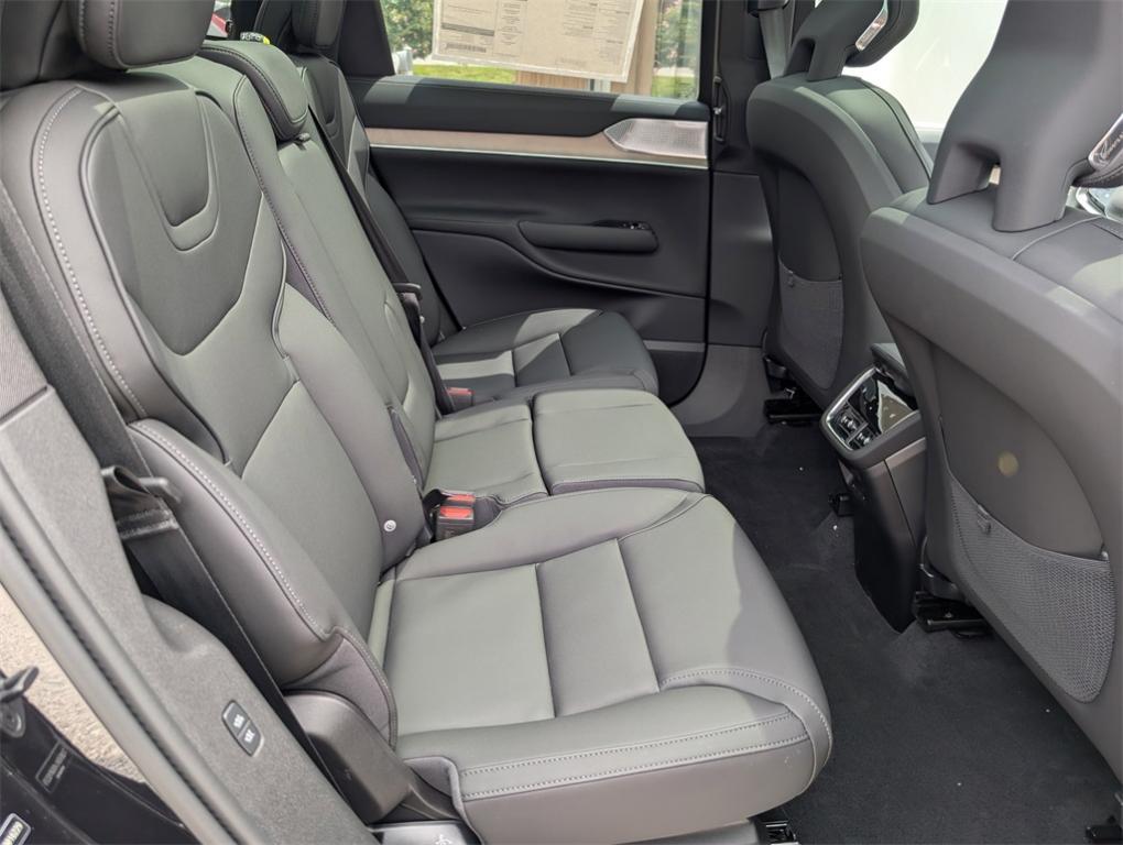 new 2025 Volvo EX90 car, priced at $81,640