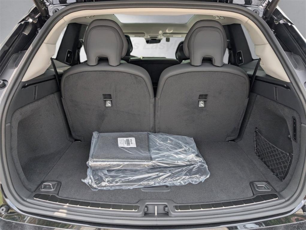 new 2025 Volvo EX90 car, priced at $81,640