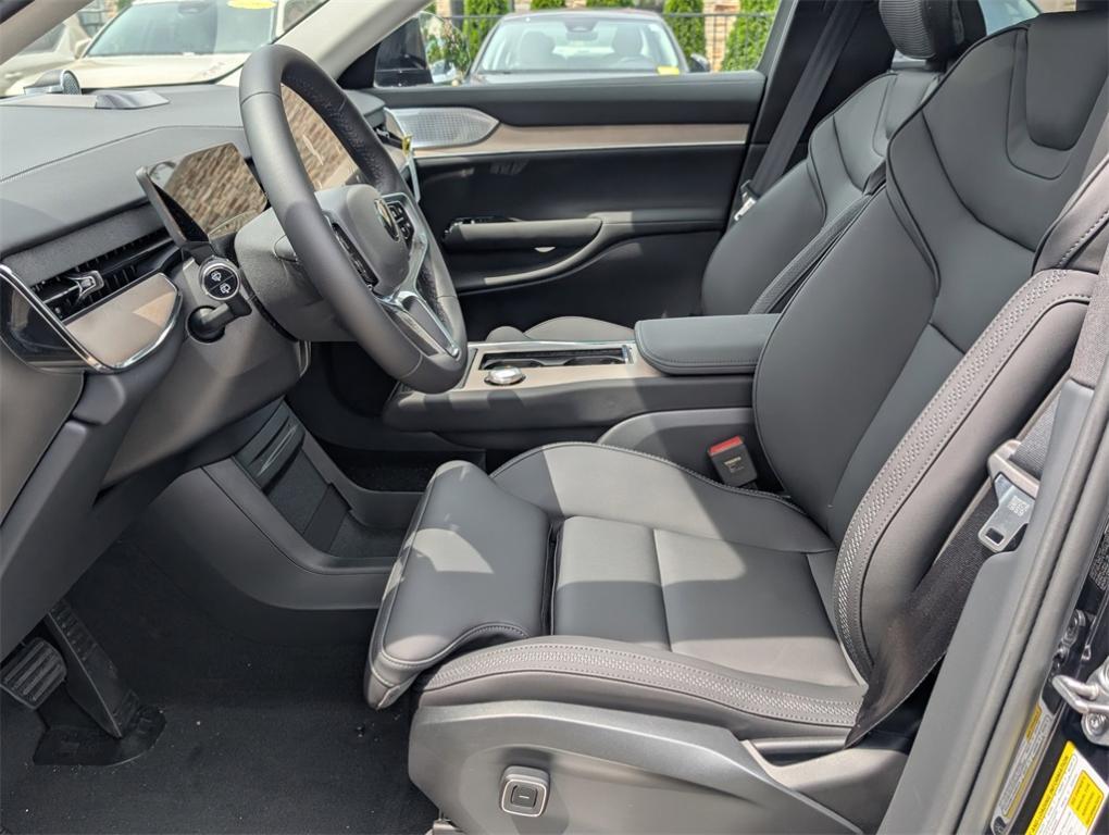 new 2025 Volvo EX90 car, priced at $81,640