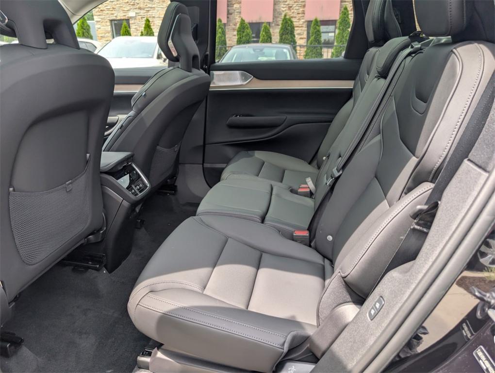 new 2025 Volvo EX90 car, priced at $81,640
