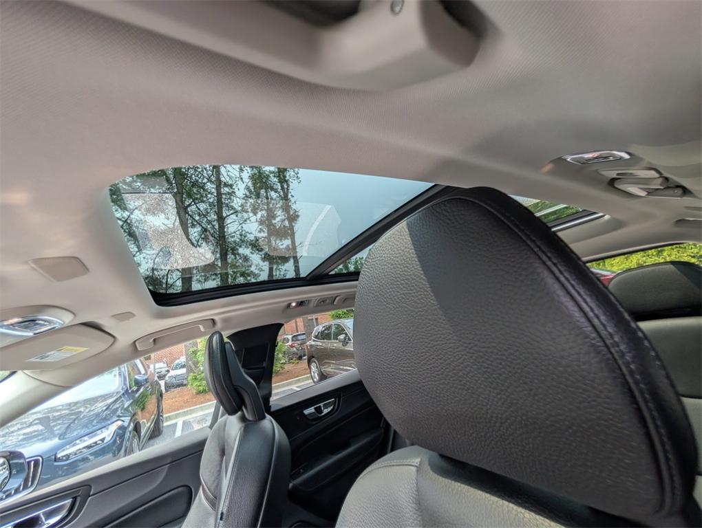 used 2018 Volvo XC60 Recharge Plug-In Hybrid car, priced at $23,570