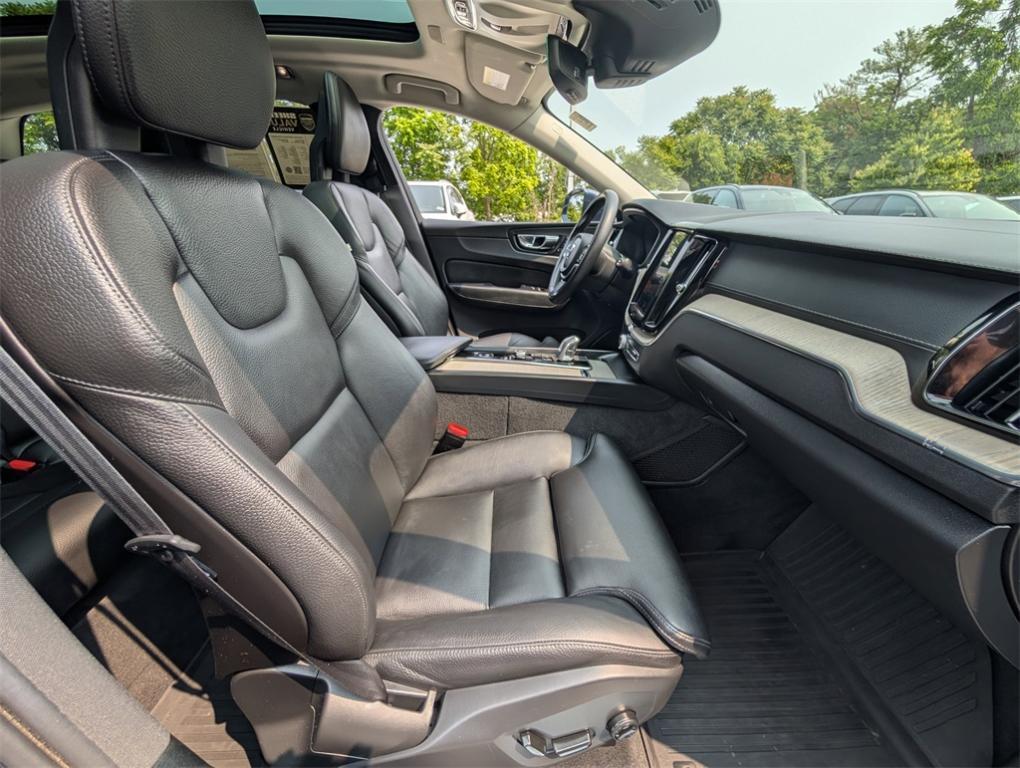 used 2018 Volvo XC60 Recharge Plug-In Hybrid car, priced at $23,570