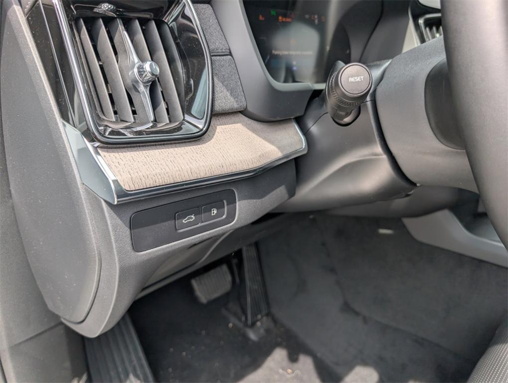 new 2025 Volvo XC90 Plug-In Hybrid car, priced at $76,405