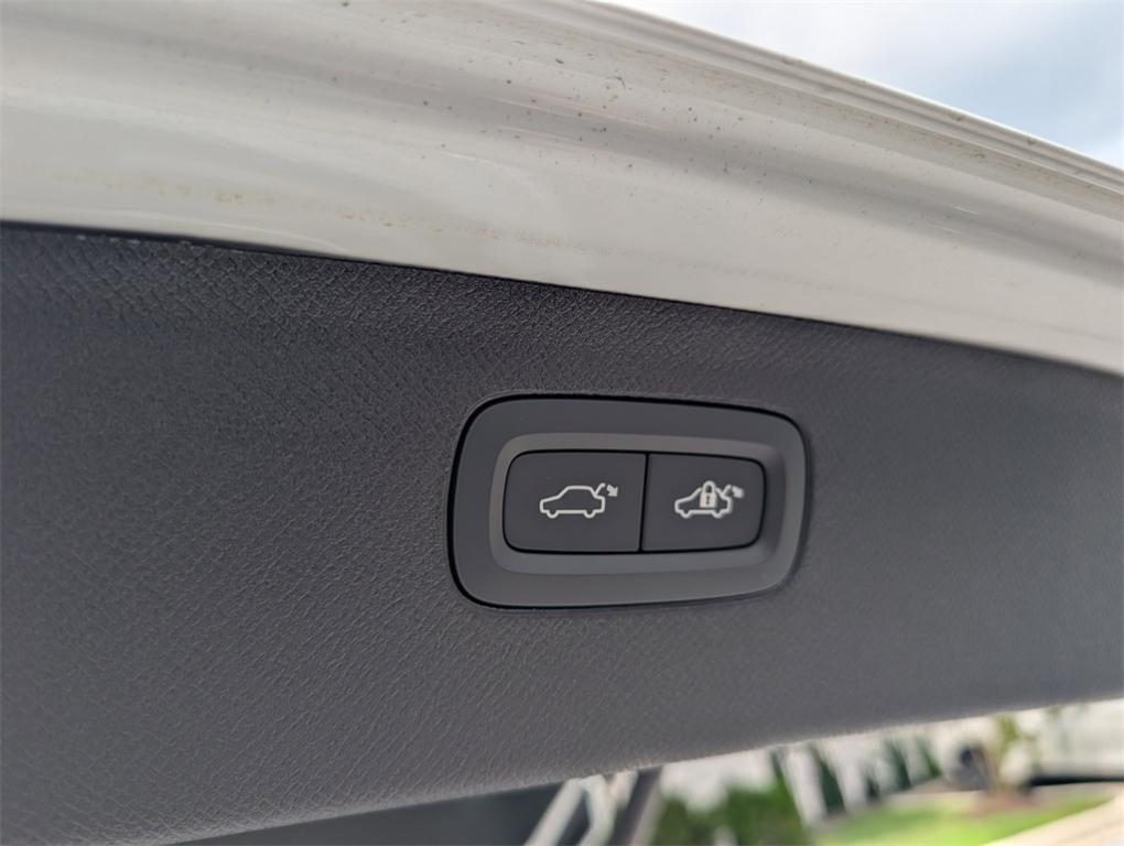 new 2025 Volvo XC90 Plug-In Hybrid car, priced at $76,405