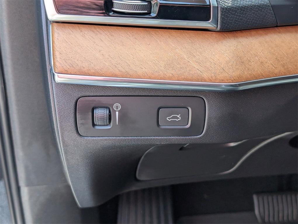 used 2022 Volvo XC90 car, priced at $40,970