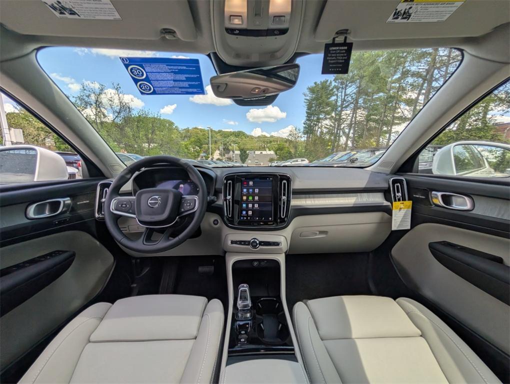 new 2025 Volvo XC40 car, priced at $46,915