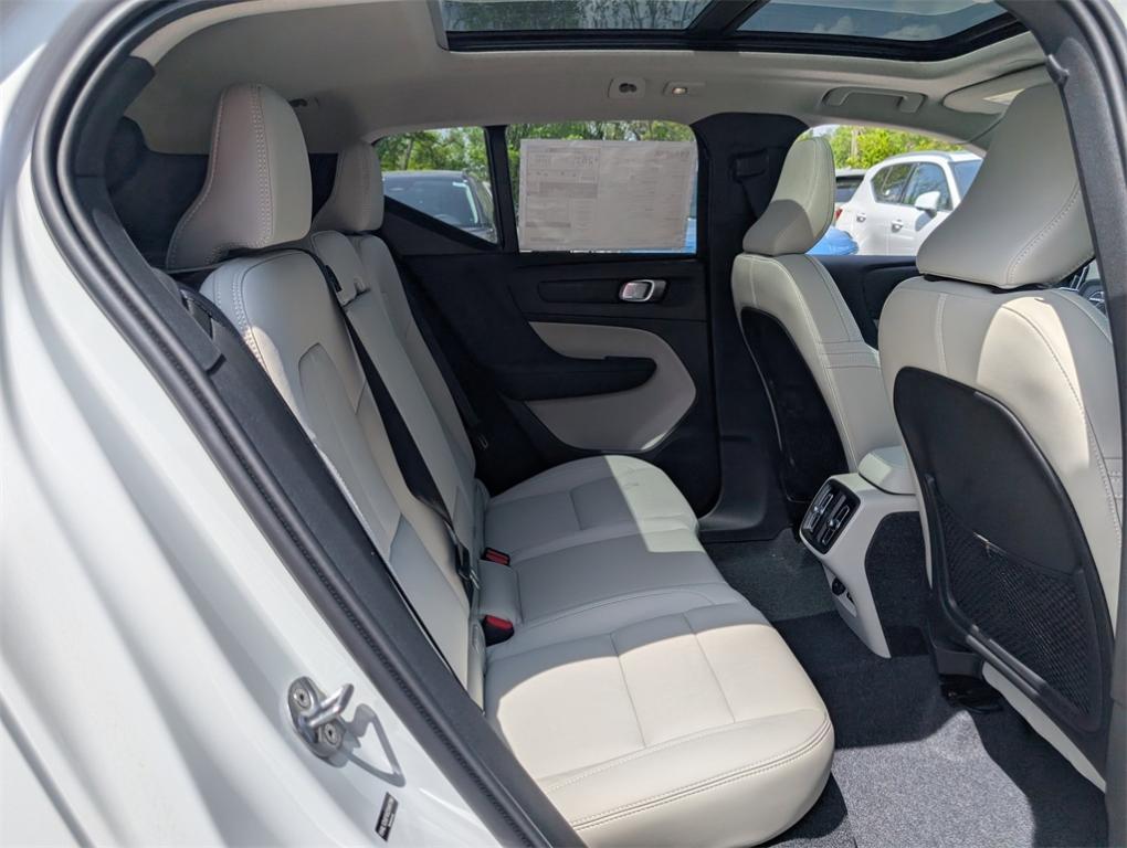 new 2025 Volvo XC40 car, priced at $46,915