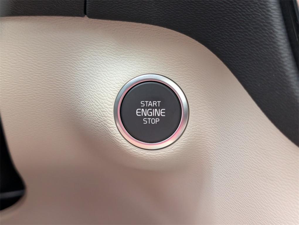 new 2025 Volvo XC40 car, priced at $46,915