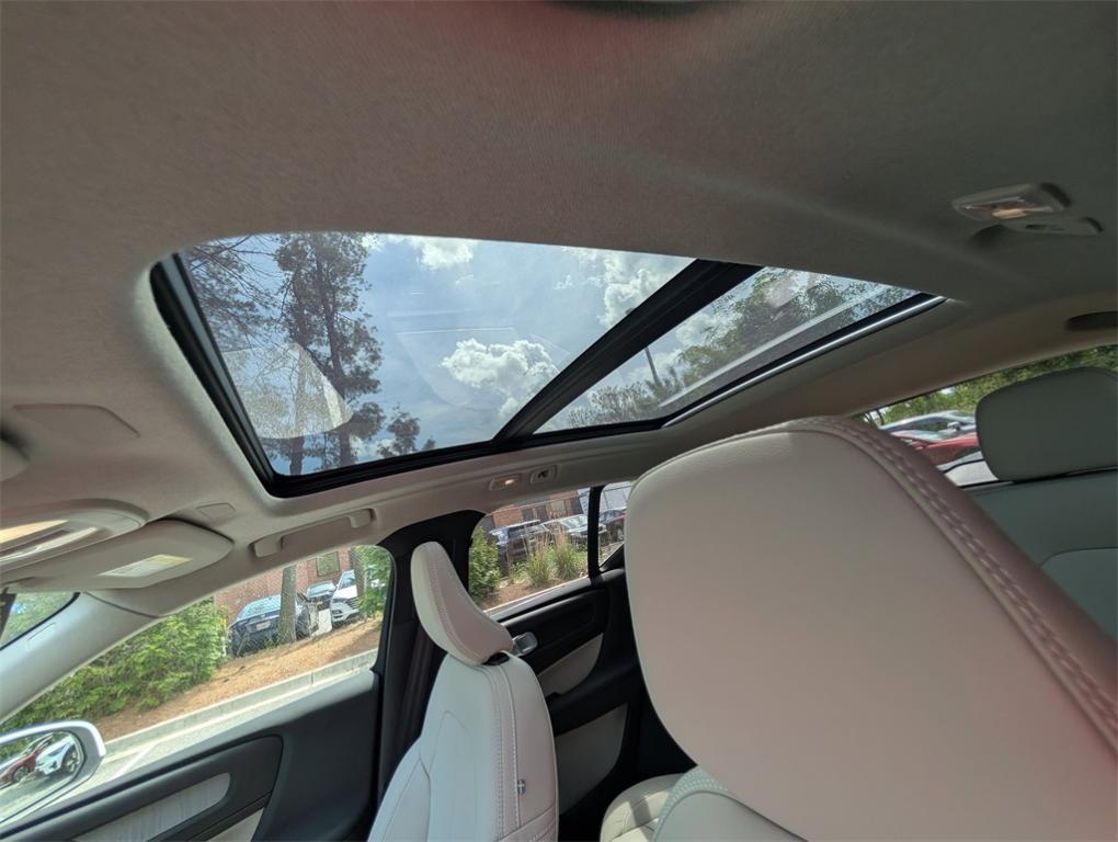 new 2025 Volvo XC40 car, priced at $46,915