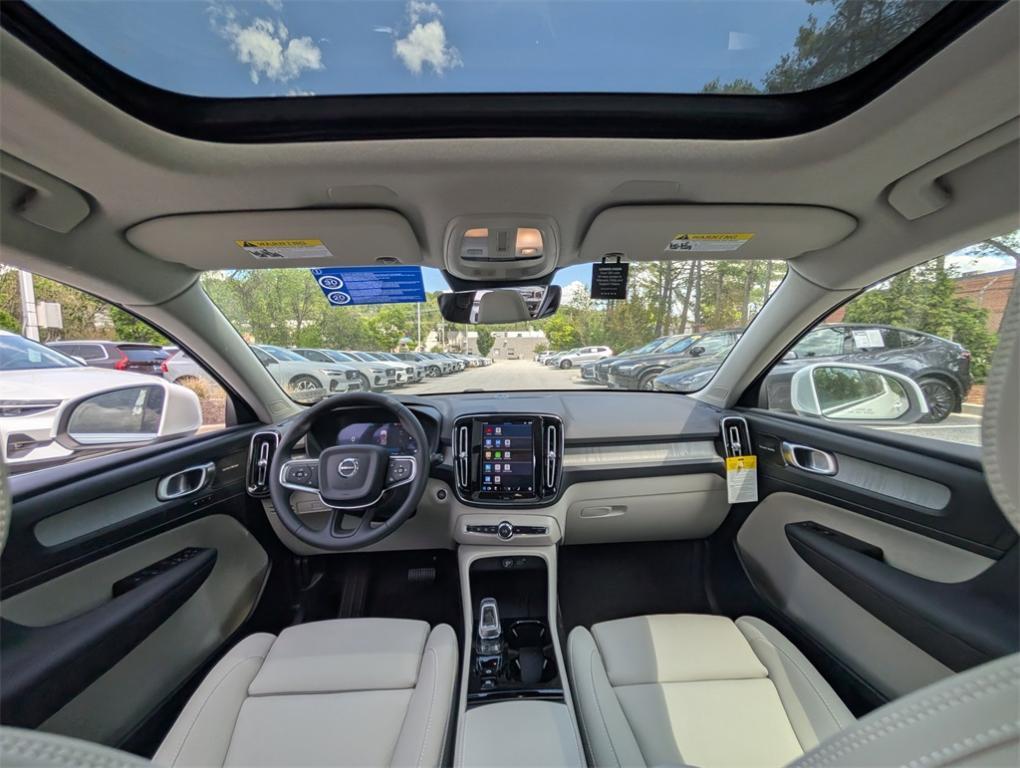 new 2025 Volvo XC40 car, priced at $46,915