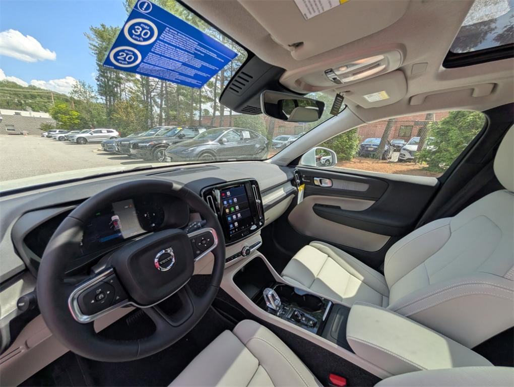 new 2025 Volvo XC40 car, priced at $46,915