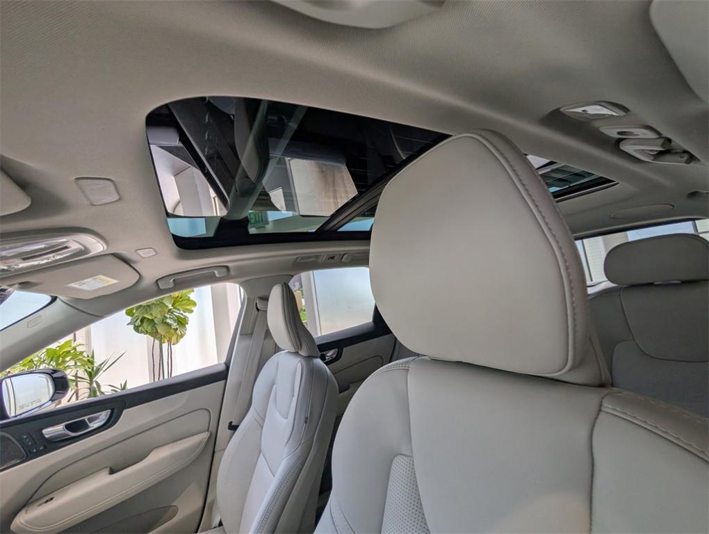 new 2025 Volvo XC60 car, priced at $59,045
