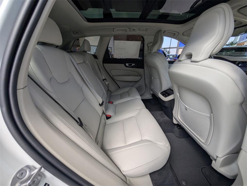 new 2025 Volvo XC60 car, priced at $59,045