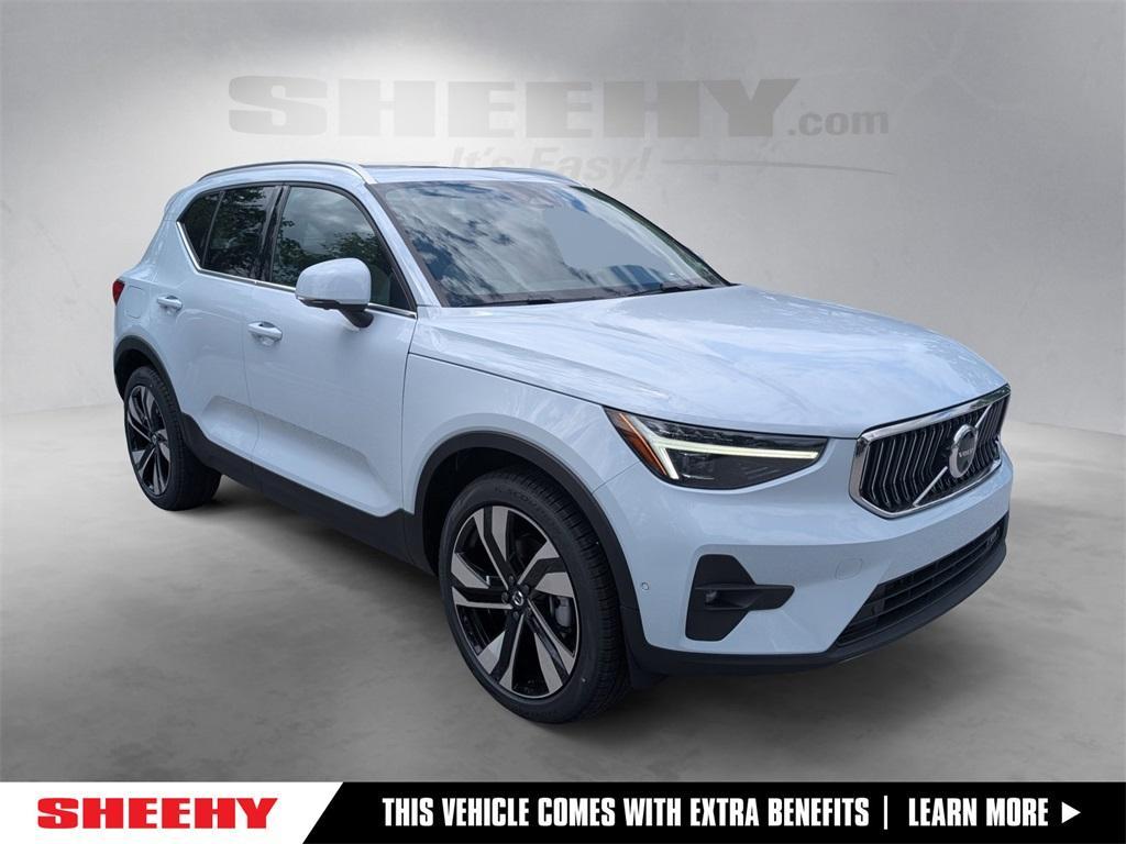 new 2025 Volvo XC40 car, priced at $46,145