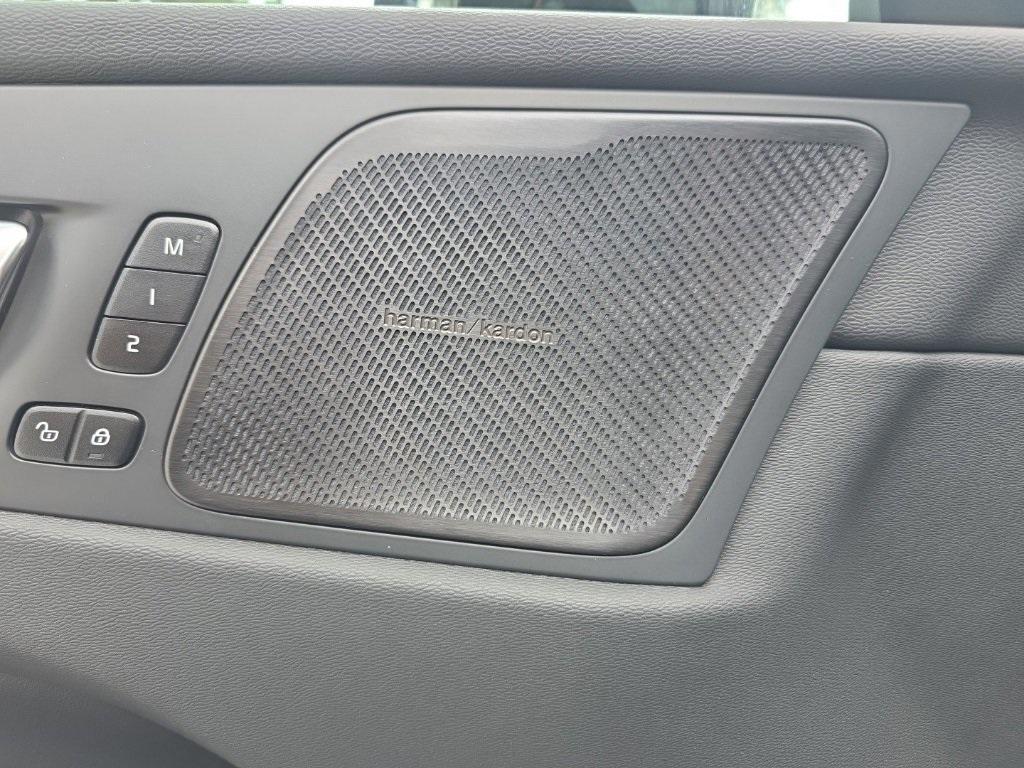 used 2023 Volvo XC60 car, priced at $35,970