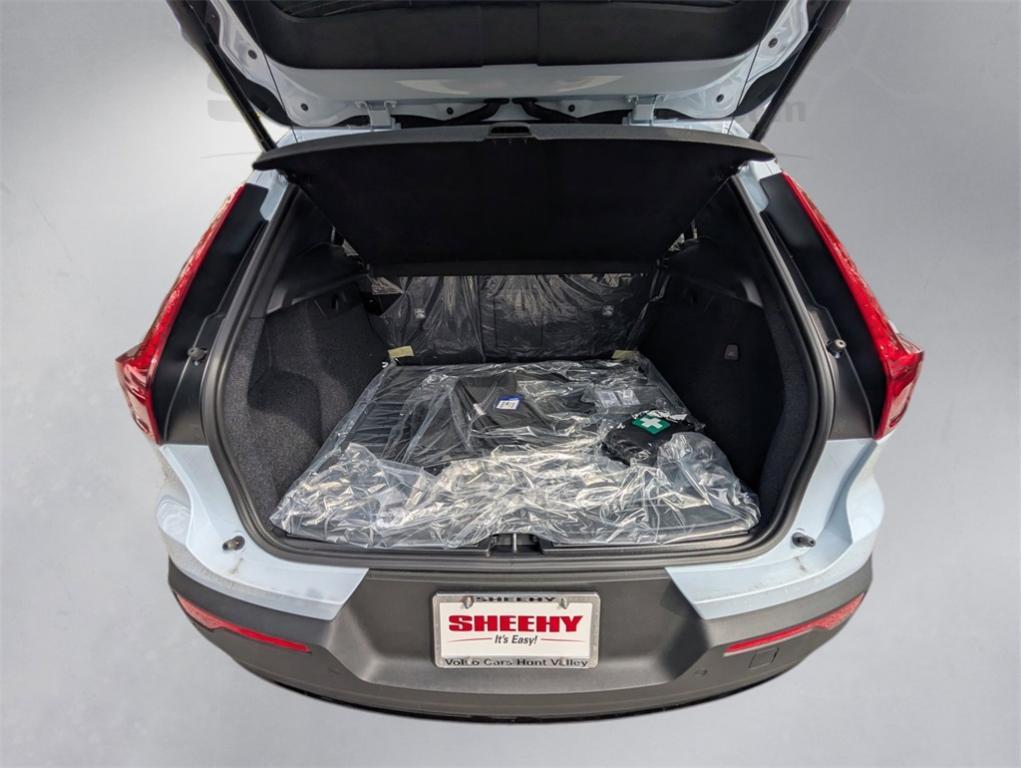 new 2026 Volvo XC40 car