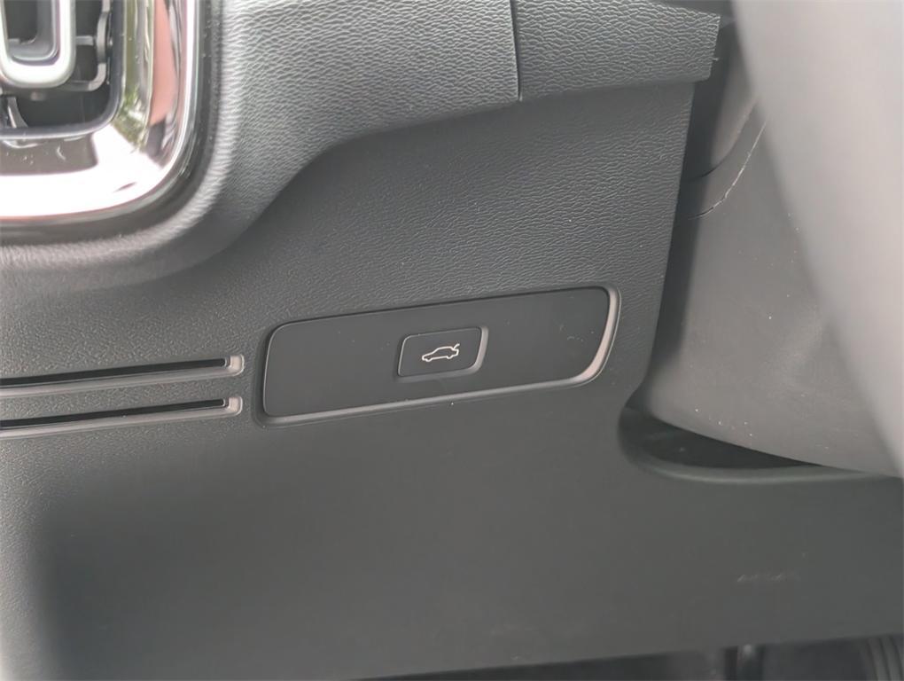 new 2026 Volvo XC40 car