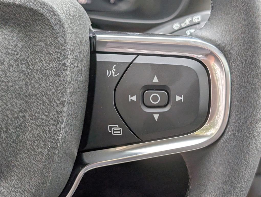 new 2026 Volvo XC40 car