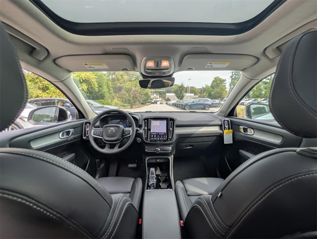 new 2026 Volvo XC40 car