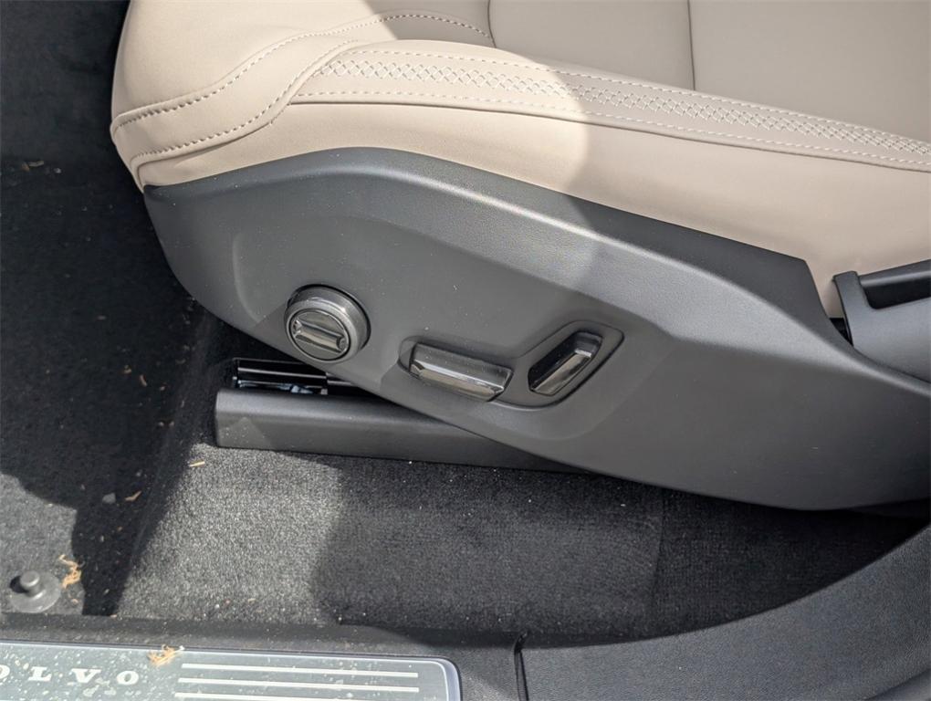 new 2025 Volvo XC90 car, priced at $63,895
