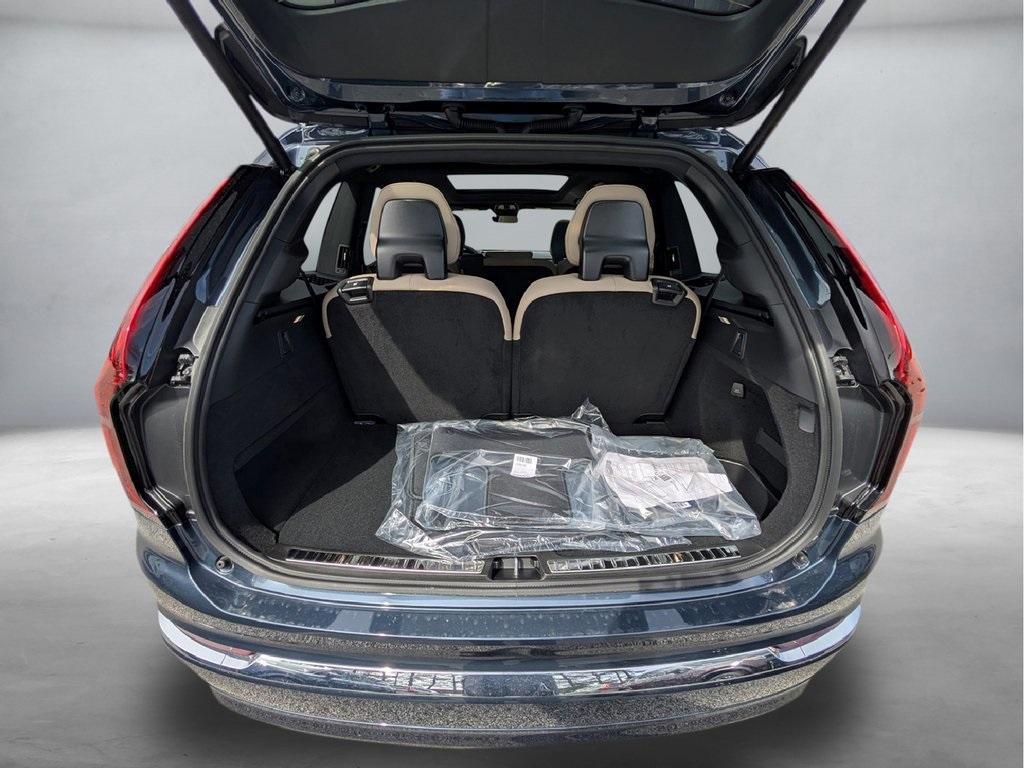 new 2025 Volvo XC90 car, priced at $63,895