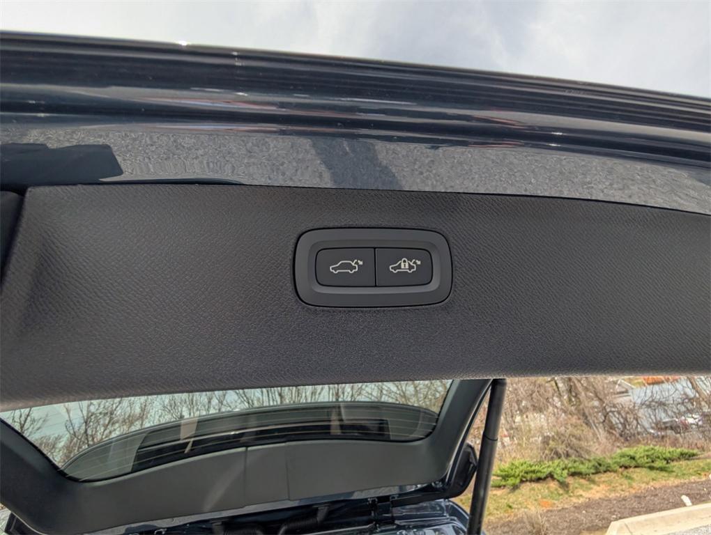 new 2025 Volvo XC90 car, priced at $63,895