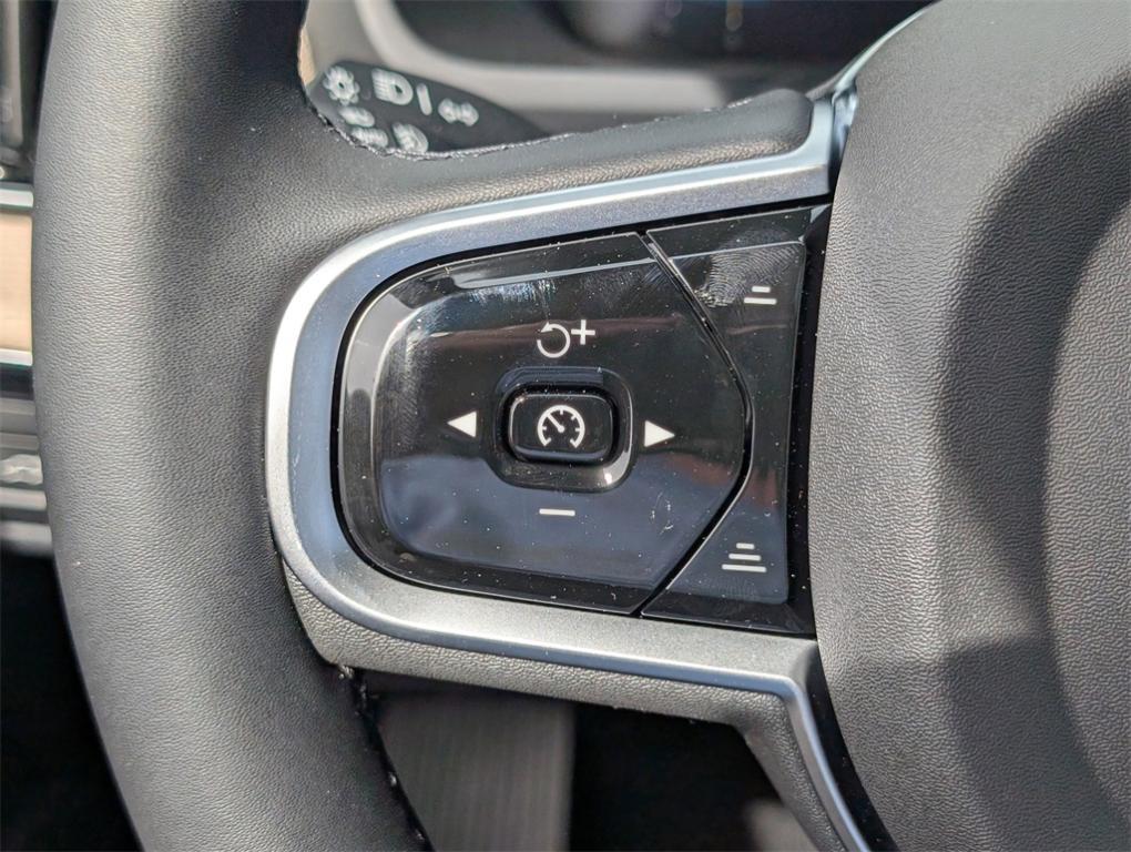new 2025 Volvo XC90 car, priced at $63,895