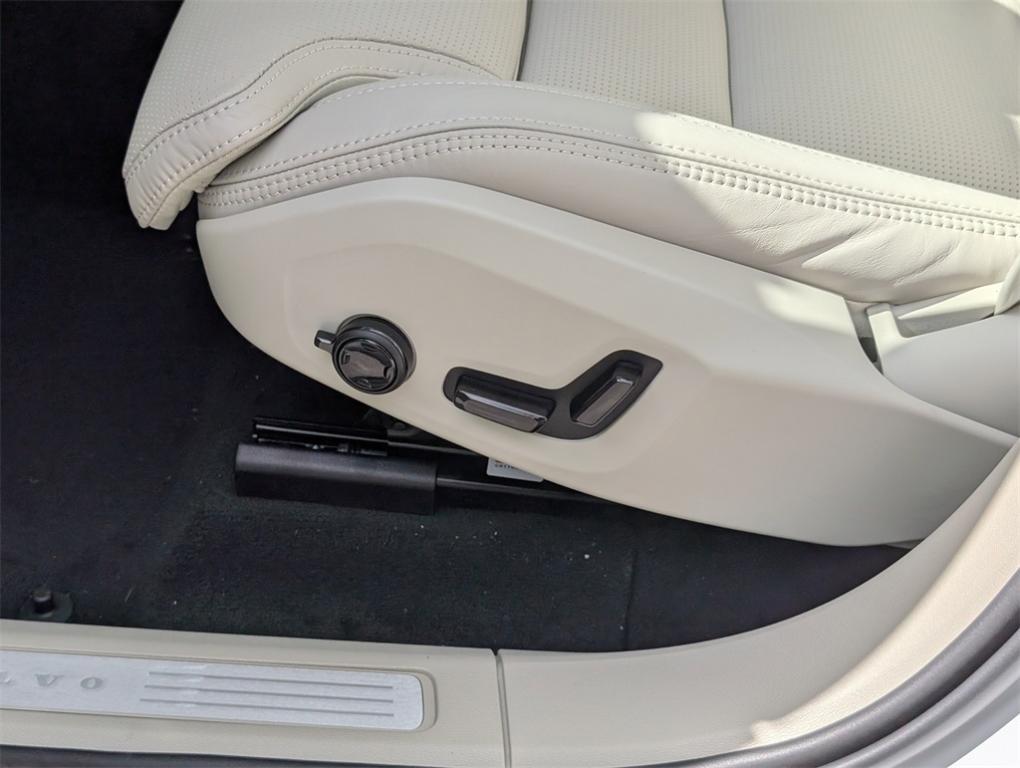 new 2026 Volvo XC60 car