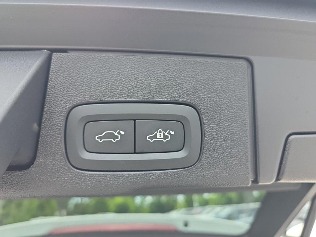 used 2024 Volvo XC60 Recharge Plug-In Hybrid car, priced at $48,470