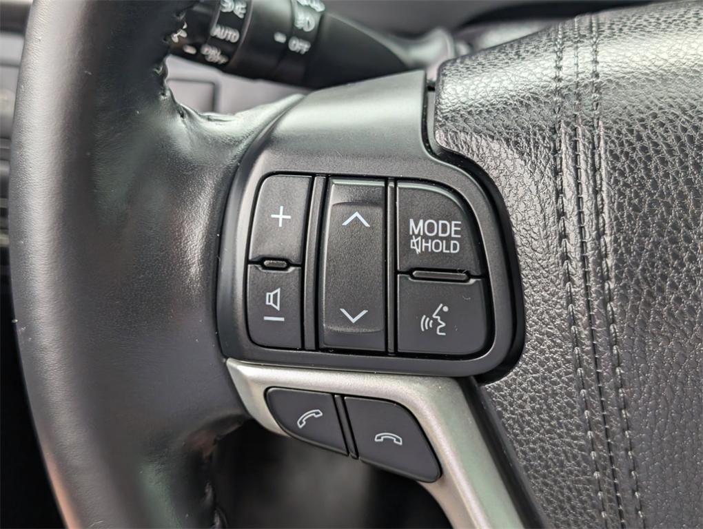 used 2018 Toyota Highlander car, priced at $25,988