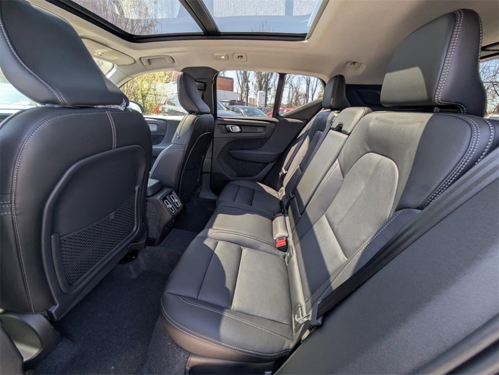 new 2025 Volvo XC40 car, priced at $48,335