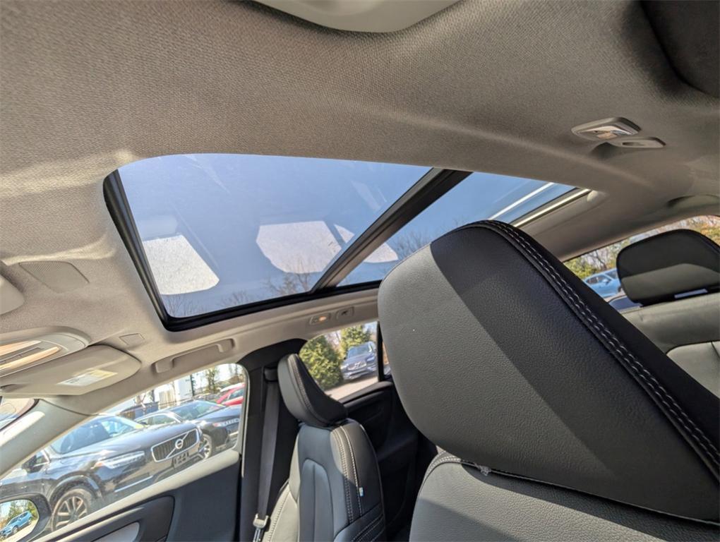 new 2025 Volvo XC40 car, priced at $48,335