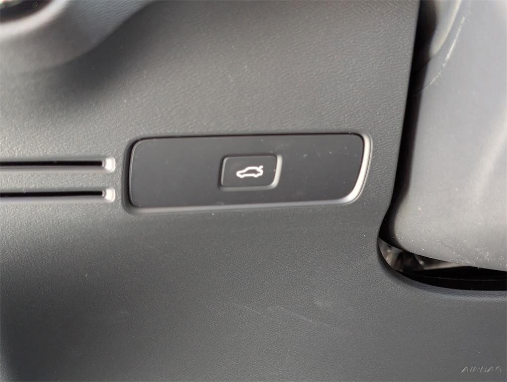 new 2025 Volvo XC40 car, priced at $48,335