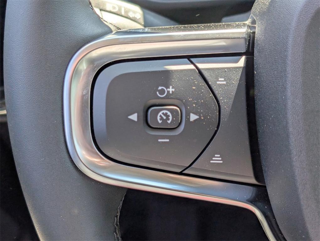 new 2025 Volvo XC40 car, priced at $48,335
