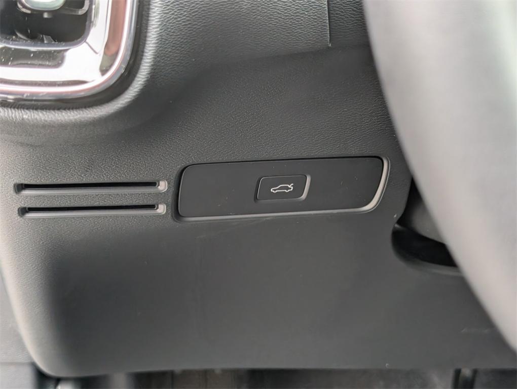 new 2026 Volvo XC40 car